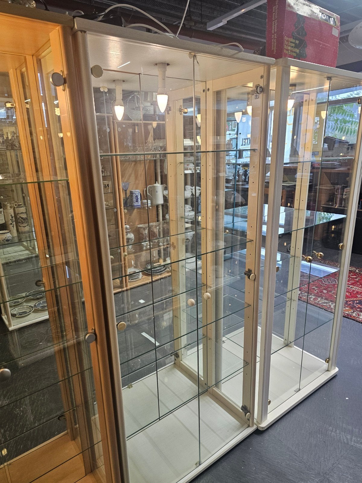 7 Vitrines - Diverse Maten (175cm hoog), Ophalen of Verzenden, Nvt, Nvt, Nvt