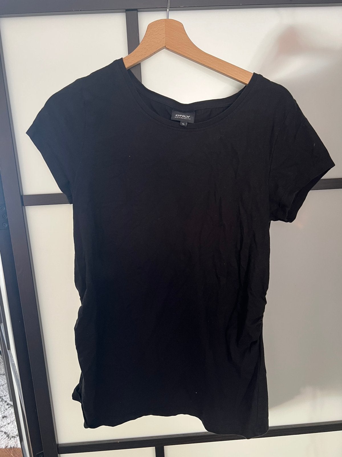 Zwart zwangerschapsshirt te koop, maat XL, merk Only, Zwart, Maat 46/48 (XL) of groter, Zo goed als nieuw, Shirt of Top