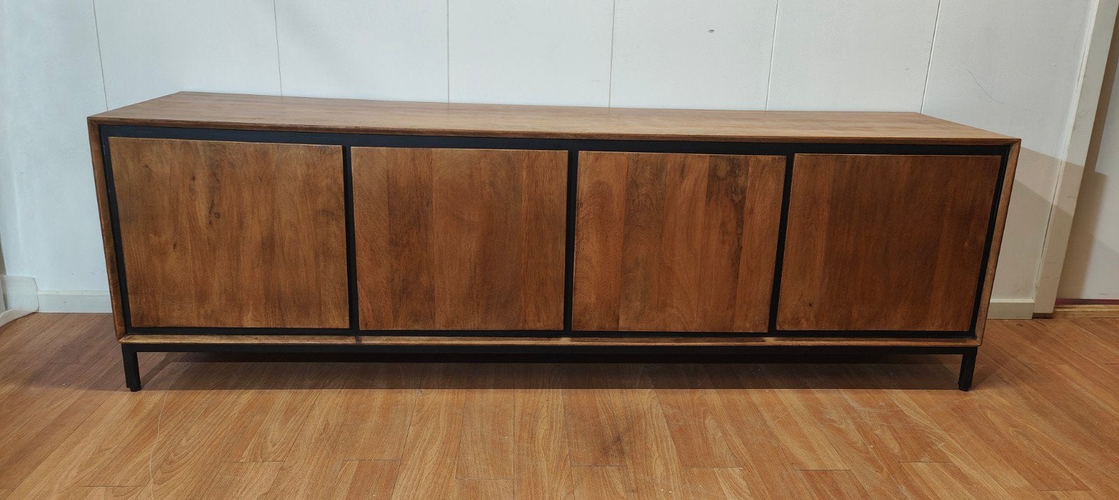 Tv-meubel Richwood 180 cm - Soft Close Deuren mangohout, Info@meubeloutletmeppel.nl, Modern, Industrieel, 150 tot 200 cm, Ophalen of Verzenden