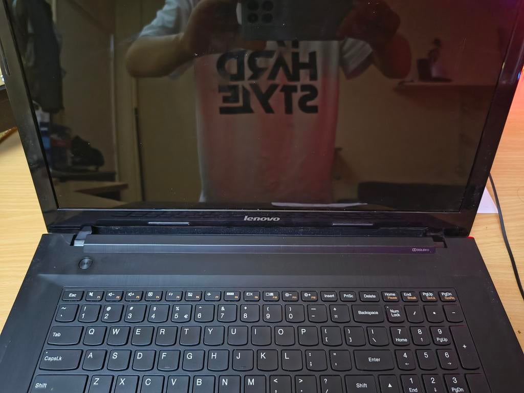 Lenovo laptop werkt wel maar geen ram hdd en oplader, Computers en Software, Windows Laptops, Ophalen, 2 tot 3 Ghz, Intel, Zo goed als nieuw