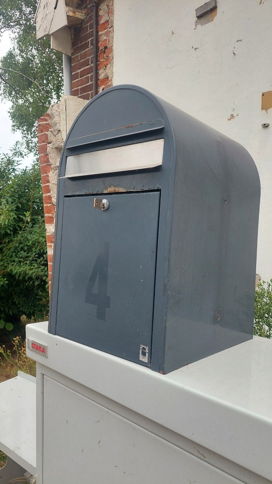 Bobine Grande brievenbus met standaard/voet, Tuin en Terras, Brievenbussen, Ophalen, Gebruikt, Staande brievenbus