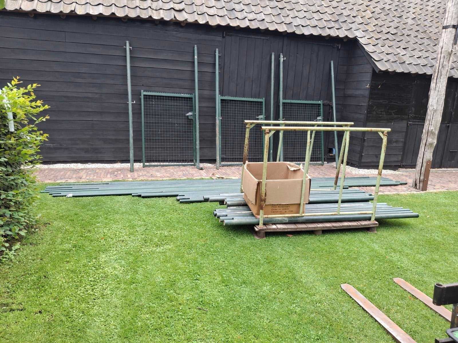 75 meter hekwerk met 3 poorten en 25 meter gaas, Ophalen, Met poort, Zo goed als nieuw, Gaashekwerk