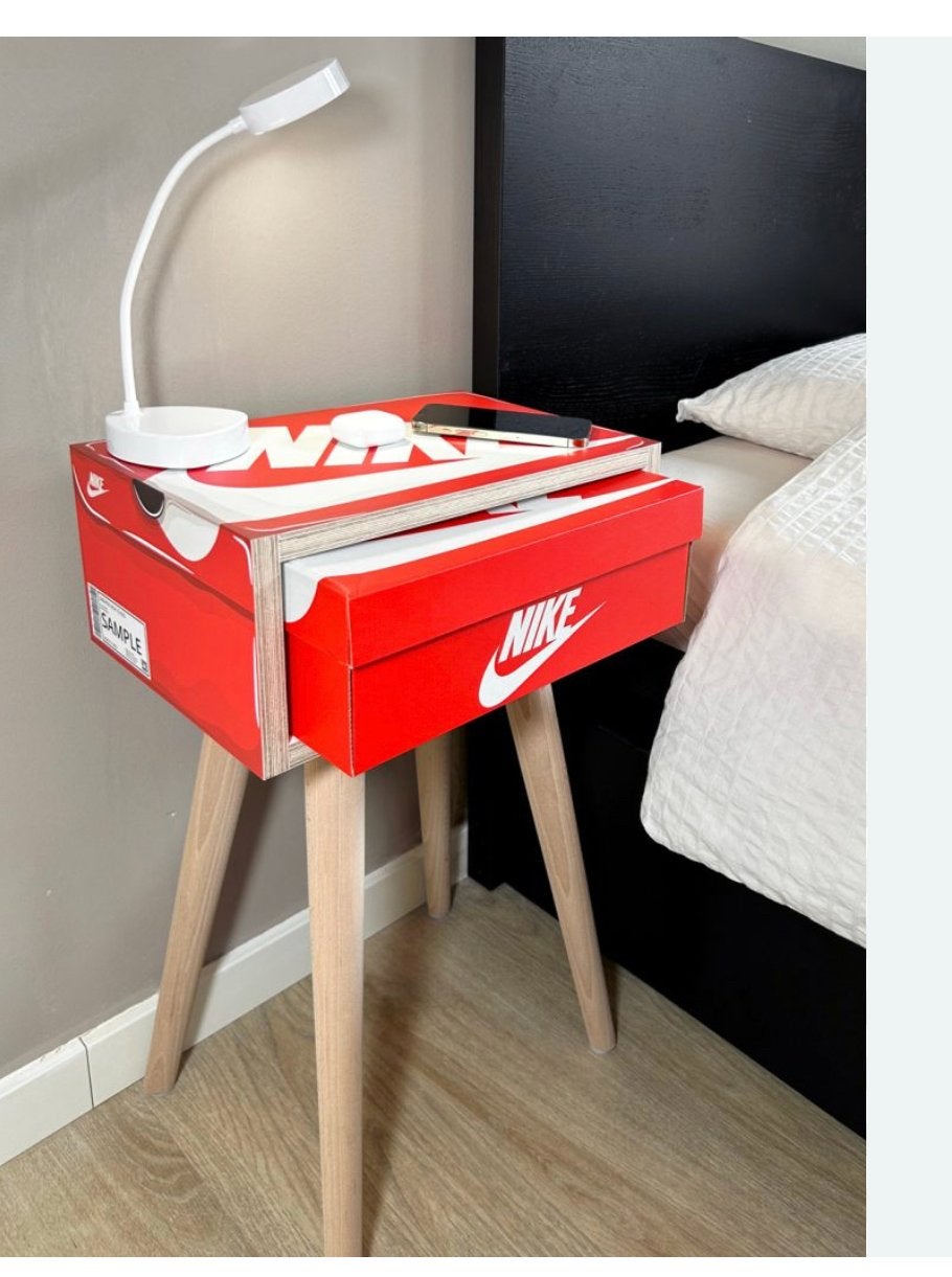 Nieuwe Limited Edition Nike Shoebox Nachtkastje, Ophalen of Verzenden, Nieuw, Hout
