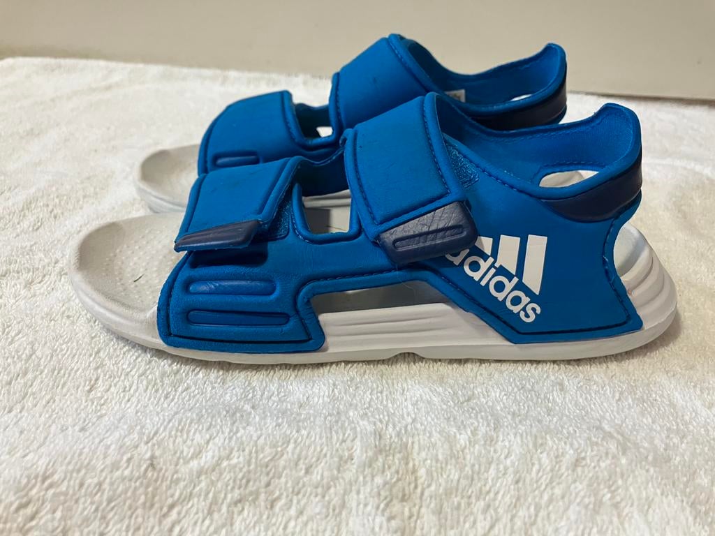 Nette sandalen adidas blauw maat 32, Kinderen en Baby's, Overige typen, Ophalen of Verzenden, Zo goed als nieuw, Jongen