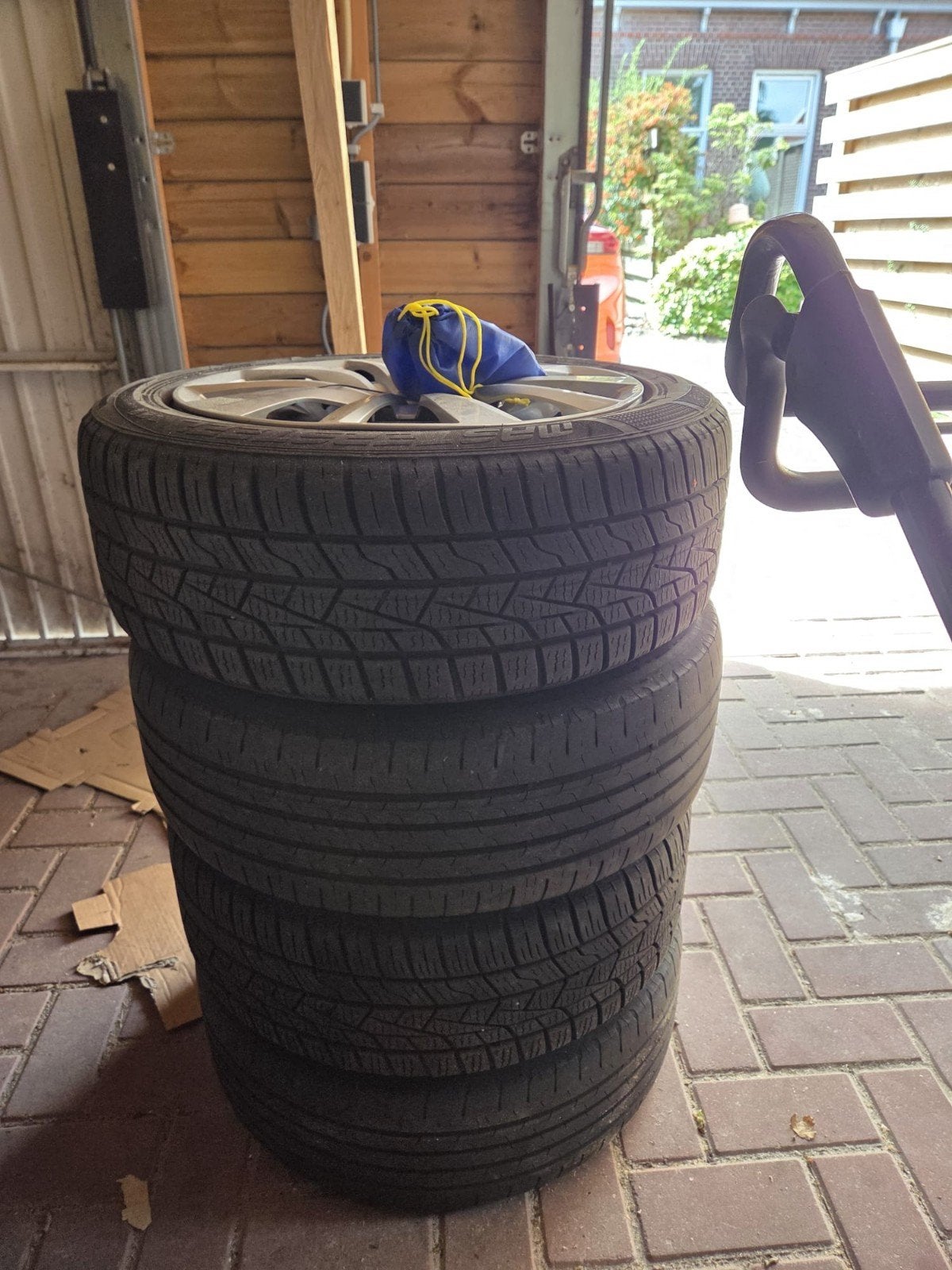 Set van 4 gebruikte banden, Ophalen
