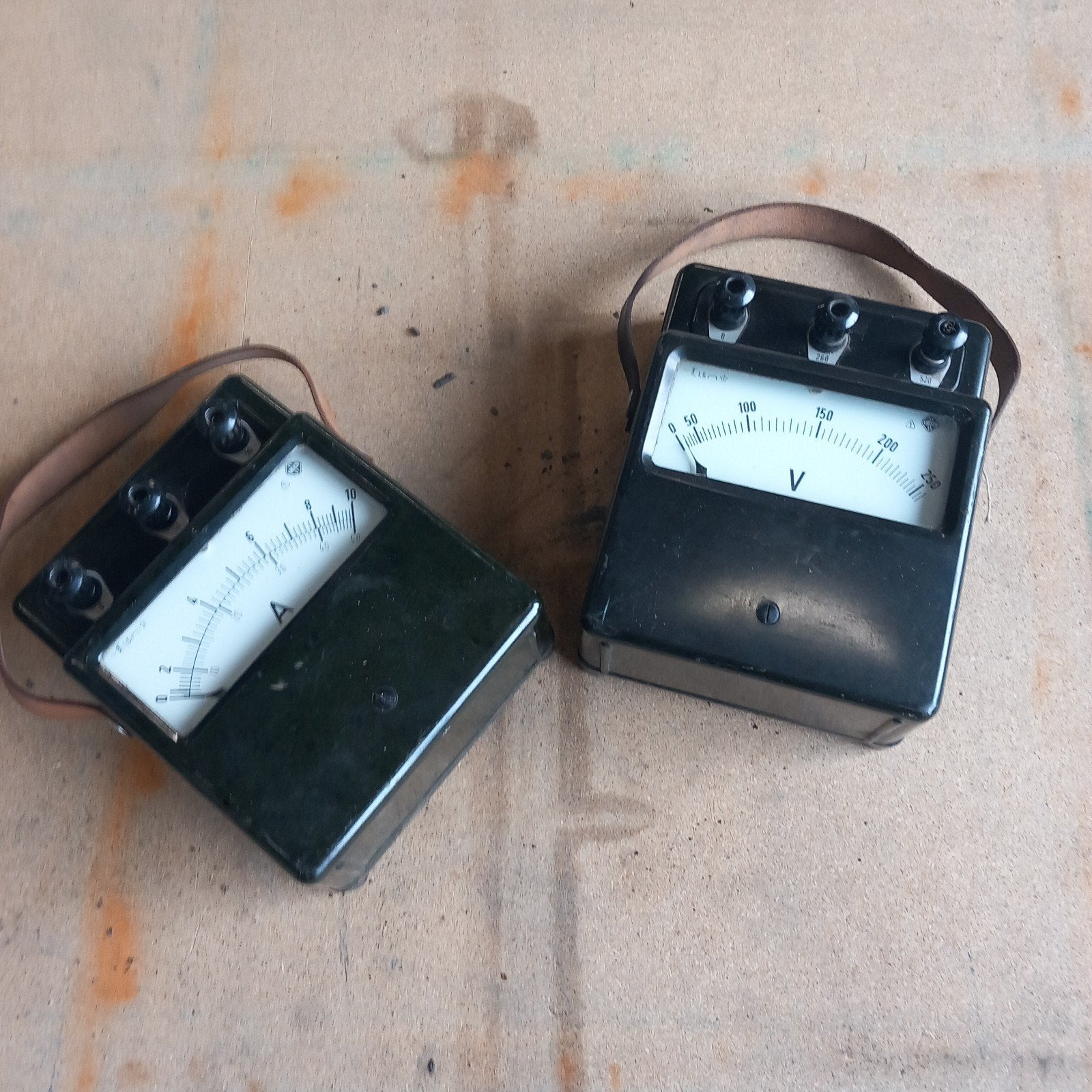 Vintage bakelieten volt an ampère meter, Ophalen