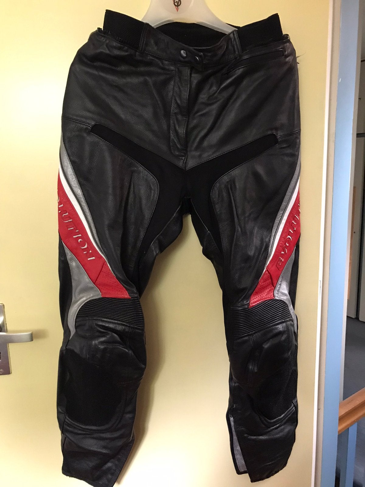 Evolution leren motorbroek 40 dames ZGAN !, Motoren, Kleding | Motorkleding, Ophalen, Tweedehands, Dames, Broek | leer
