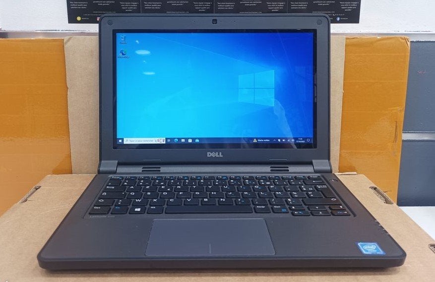 Touchscreen Dell 3380 Laptop Met lader Wind / 11, Gebruikt, Met touchscreen, Ophalen of Verzenden, SSD
