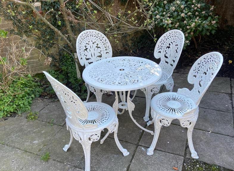 Tuin setje gietijzeren 4 personen setje zitje witte bistro, Ophalen, Zo goed als nieuw, Metaal