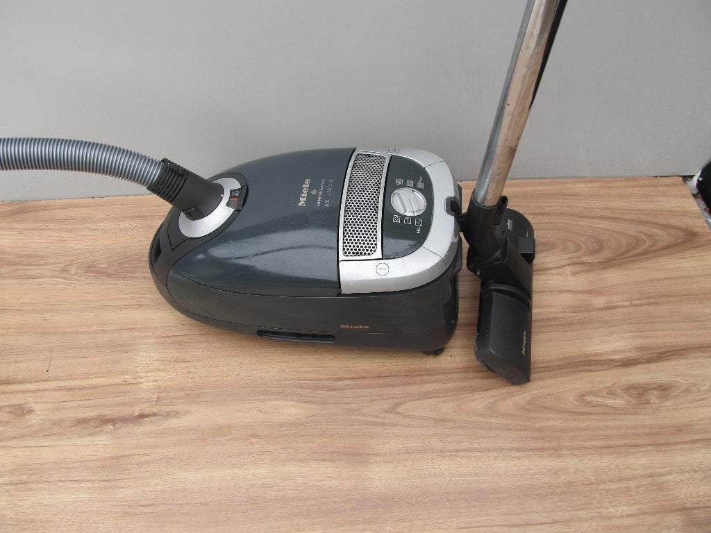 Zeer krachtige 2000 watt Miele Parkett & Co 5000 grijs, Gebruikt, Miele, 2000 watt of meer, Sledestofzuiger