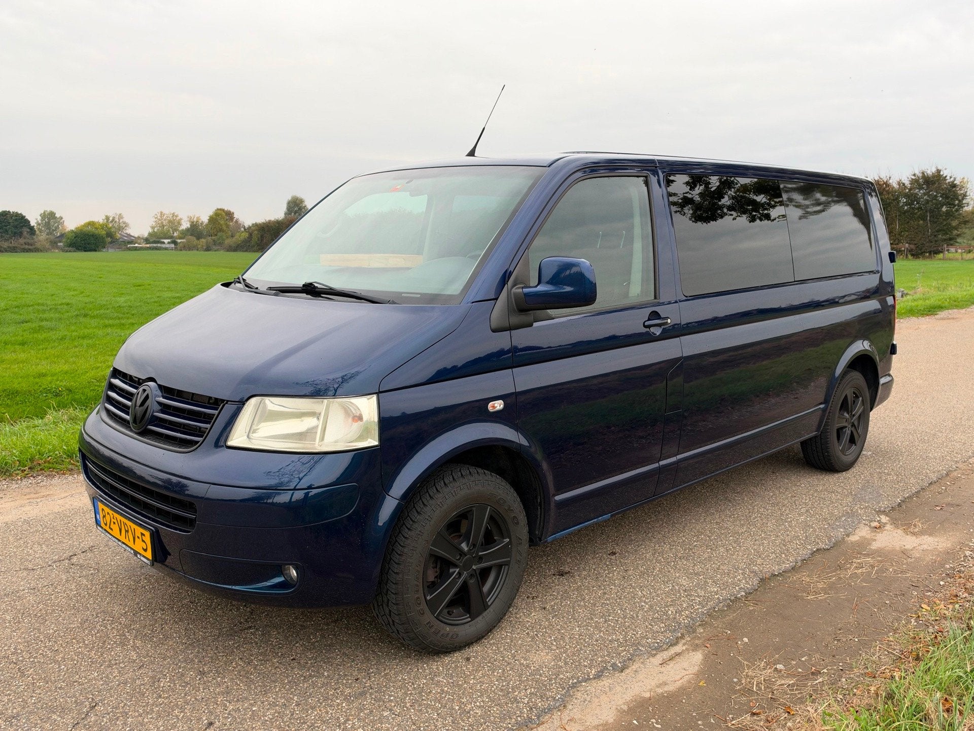 Volkswagen Transporter 2.5 TDI 340 Trendline DC AUT APK 10-2, Auto's, Gebruikt, Beige, 2020 kg, Origineel Nederlands