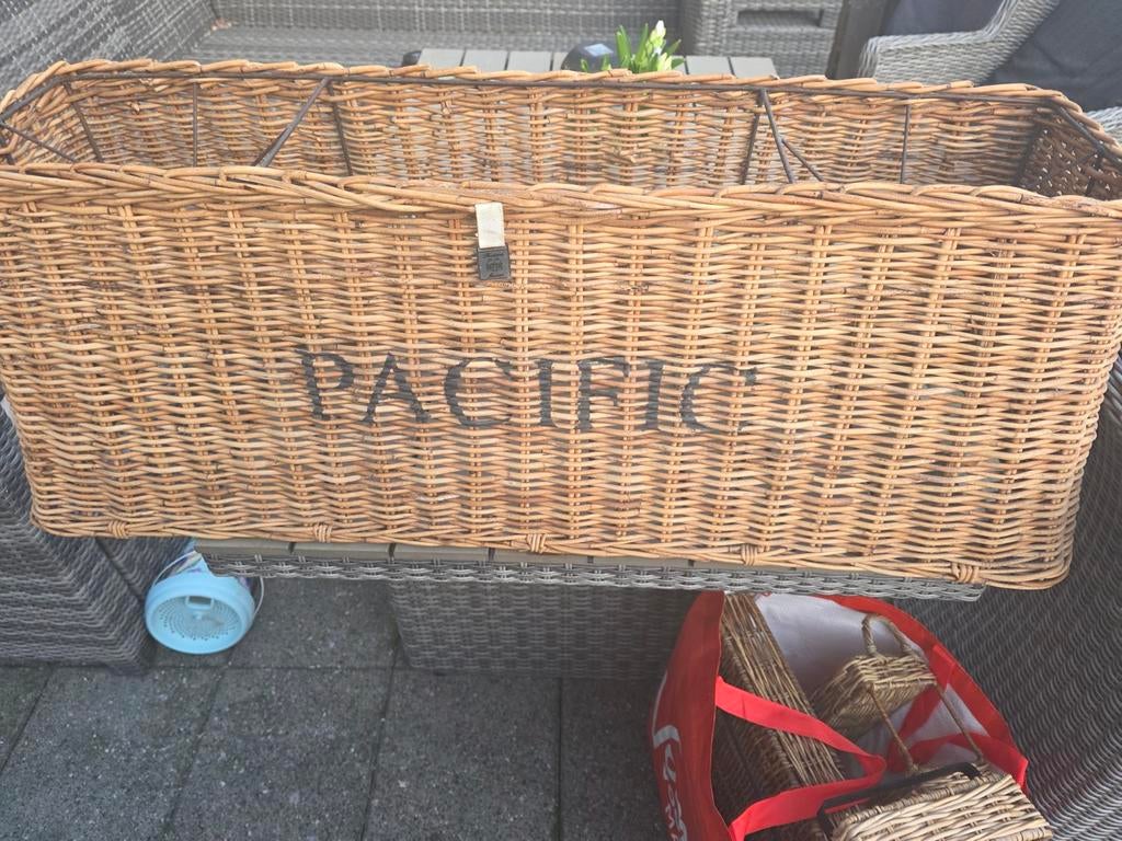 Grote rieten mand 'Pacific' van Riviera Maison, Ophalen, Overige materialen, Gebruikt, Minder dan 100 cm