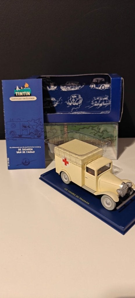 Kuifje Modelauto 1/43 - #56 De ziekenauto van het gesticht, Hobby en Vrije tijd, Ophalen of Verzenden, Nieuw, Auto, Overige merken