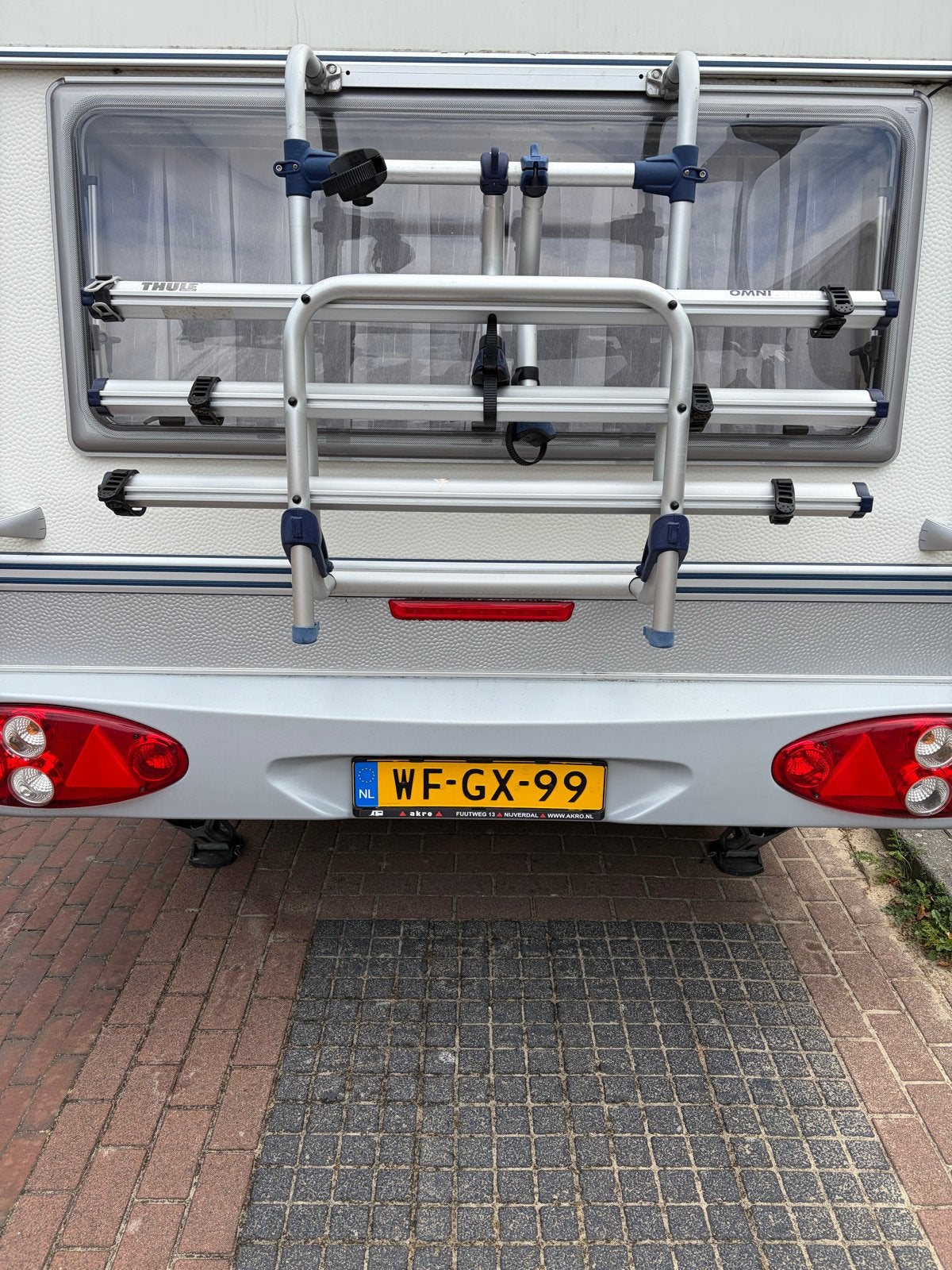 Thule Fietsendrager (3 fietsen) voor Caravan, Auto diversen, Fietsendragers, Zo goed als nieuw, Achterklepdrager, 2 fietsen, Brede banden