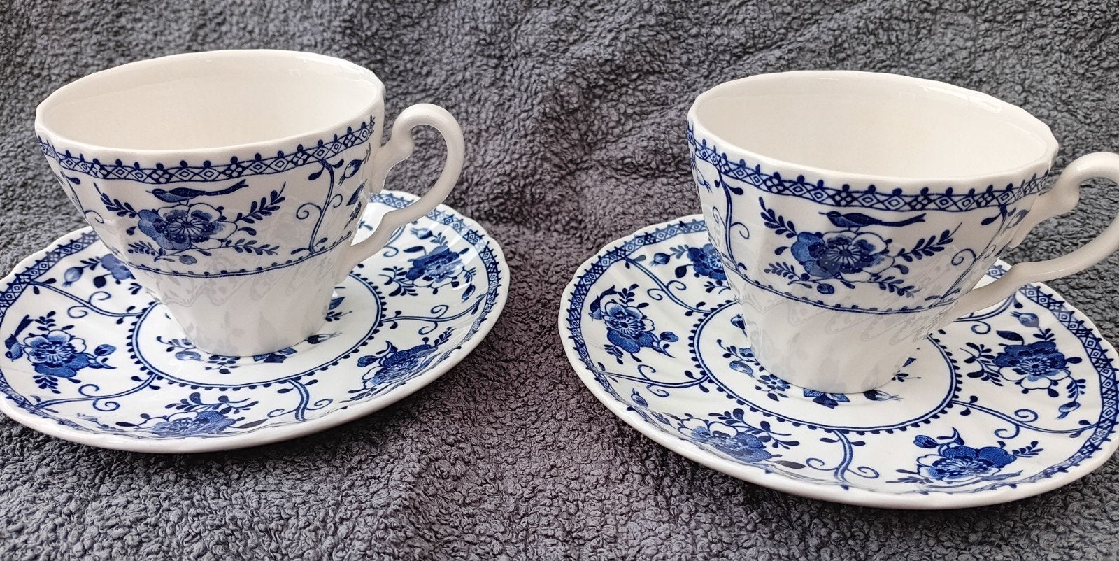 2 kop/schotel van Johnson bro's, Antiek en Kunst, Antiek | Servies los, Ophalen of Verzenden