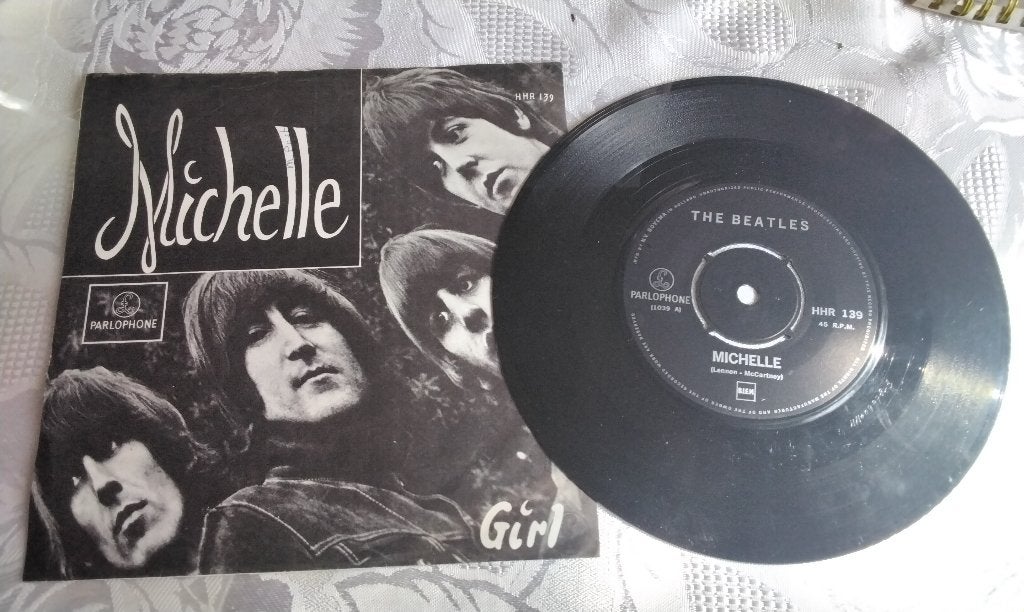 Single The Beatles Michelle / Girls Parlophone 1966, Fotohoes, Ophalen of Verzenden, Gebruikt, Pop
