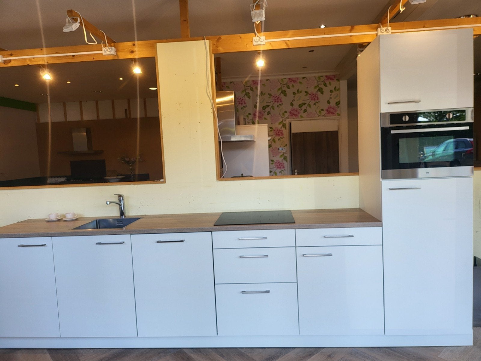 Moderne rechte Keller keuken met apparatuur, Huis en Inrichting, Keuken | Complete keukens, Ophalen, Wit, Overige materialen, Enkelwandige keuken