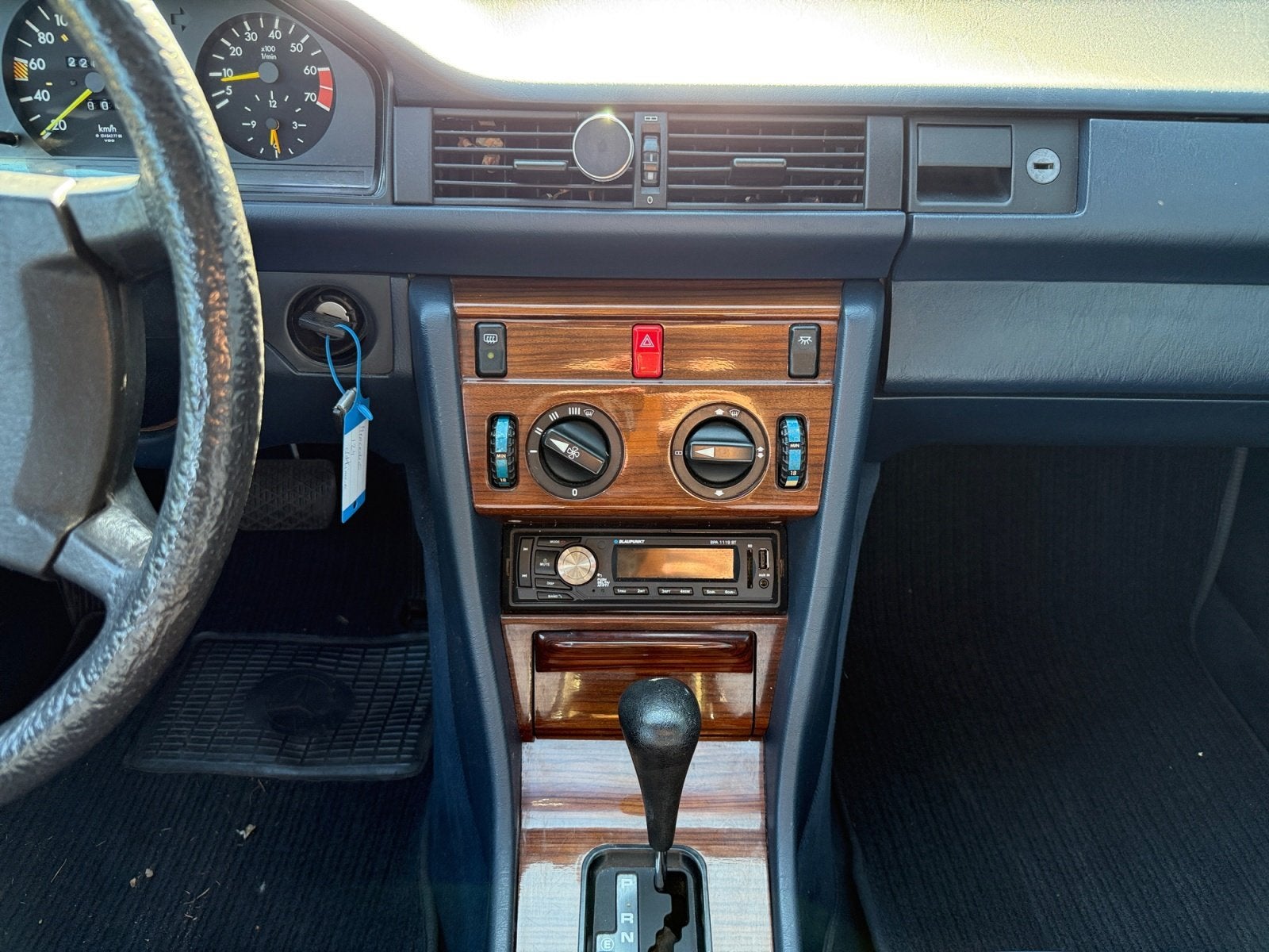 Mercedes-Benz 200-500 (W124) 230 E | Automaat | Oldtimer, foto 11
