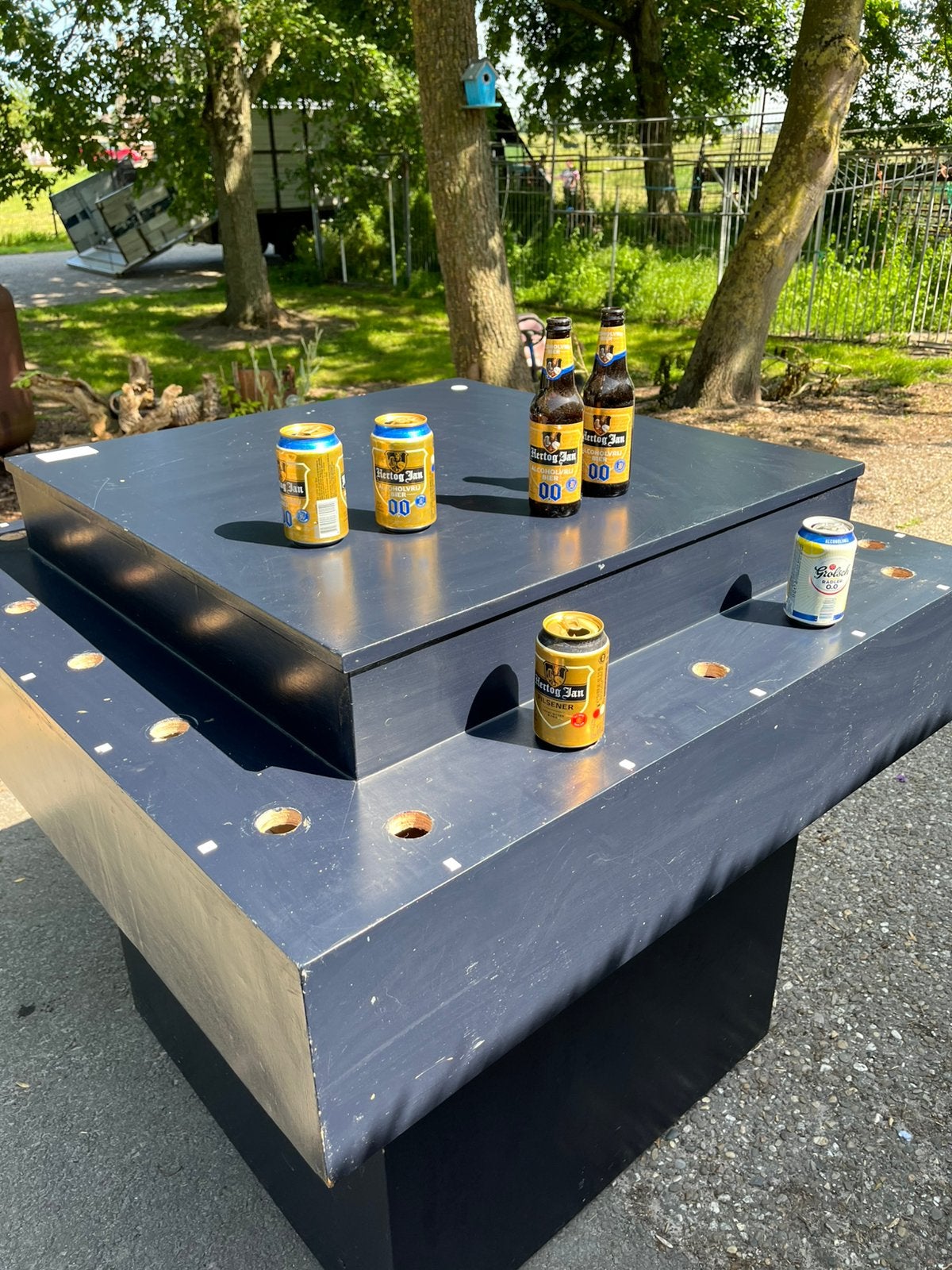 WK bier tafel., Ophalen, Zo goed als nieuw, Rechthoekig, Hout