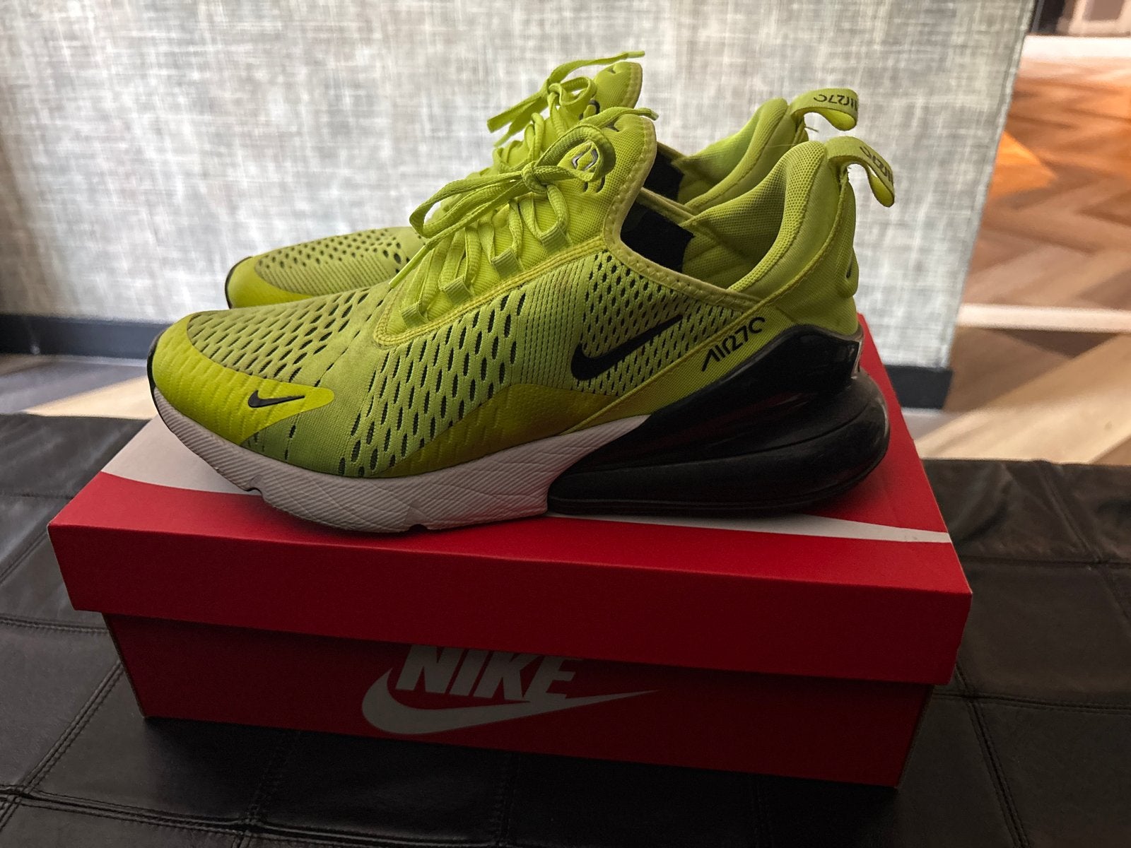 Nike Air Max 270 - Neon Geel - Maat 43, Ophalen of Verzenden, Gedragen, Overige kleuren, Sneakers of Gympen
