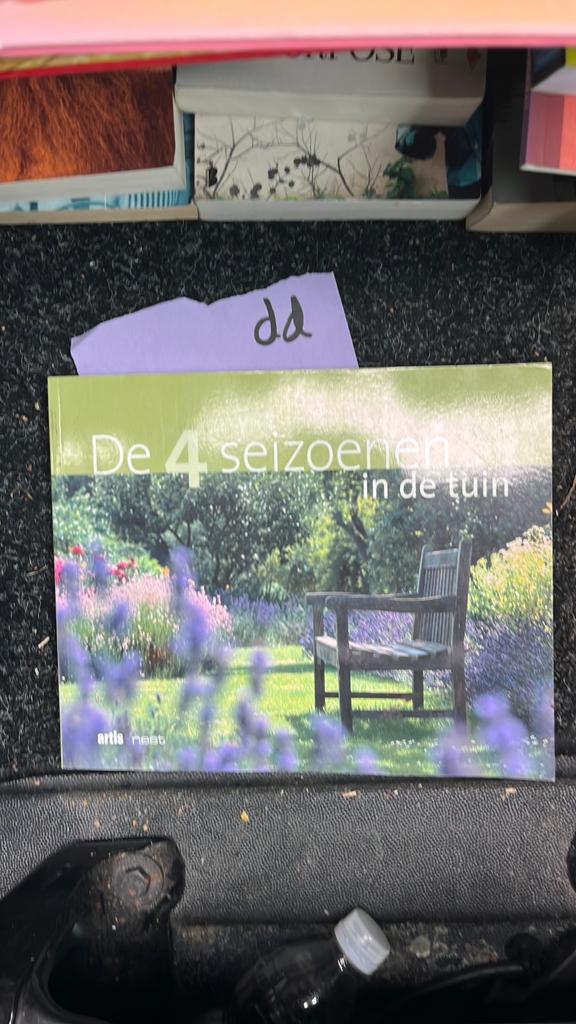 De 4 seizoenen in de tuin - Tuinboek, Boeken, Ophalen of Verzenden, Zo goed als nieuw, Tuinieren en Tuinplanten