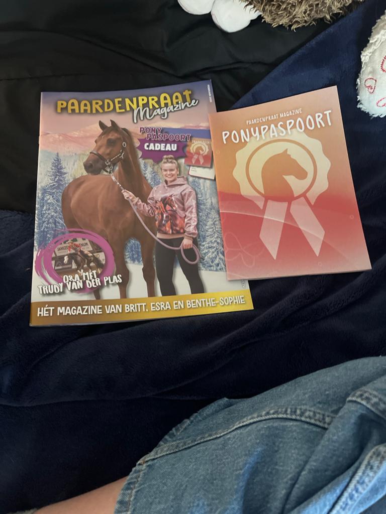 Paardenpraat Magazine + Pony Paspoort Cadeau, Ophalen of Verzenden, Zo goed als nieuw, Overige typen