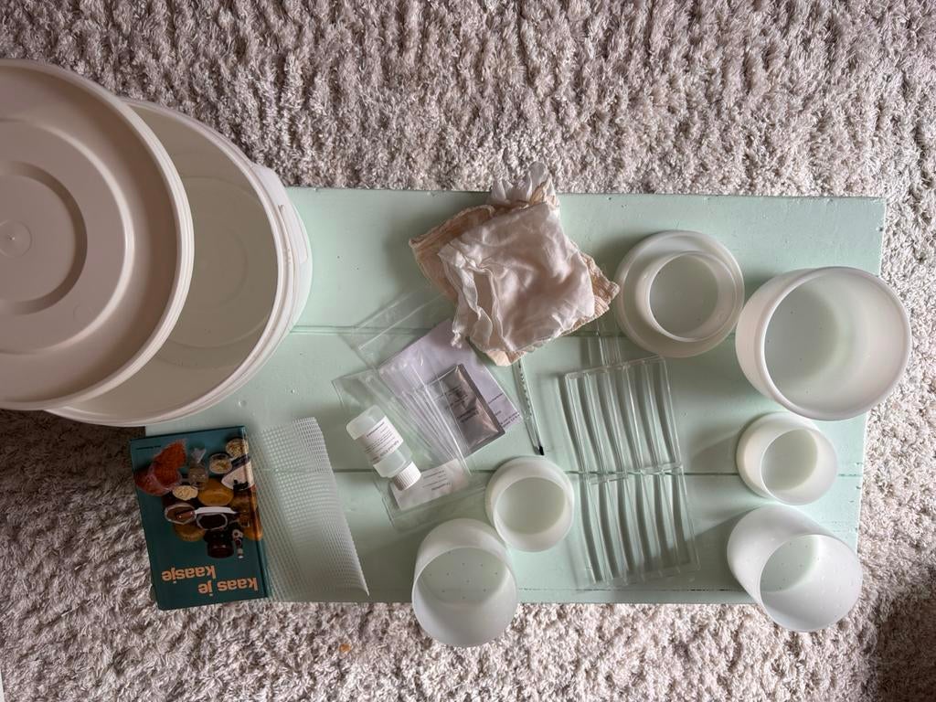 Kaasmaakset voor zelf kaasmaken met boek kaas je kaasje, Ophalen of Verzenden, Gebruikt