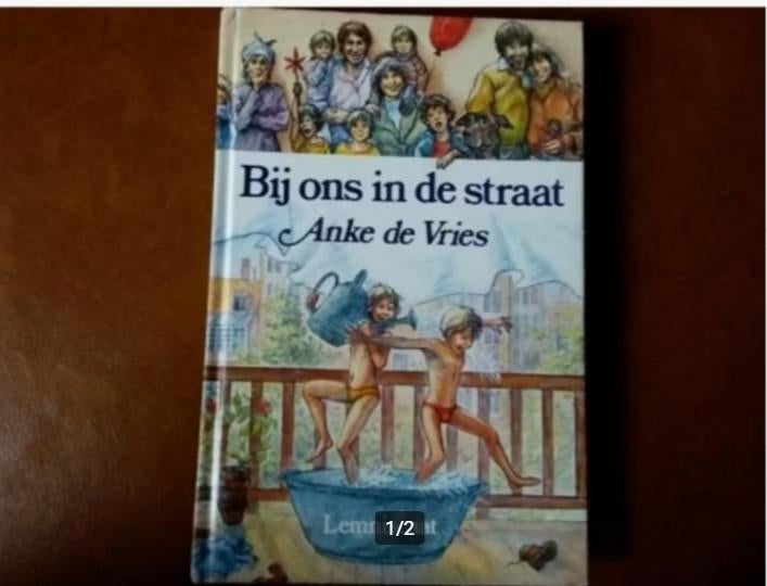 Anke de Vries, Bij ons in de straat, Ophalen of Verzenden, Zo goed als nieuw