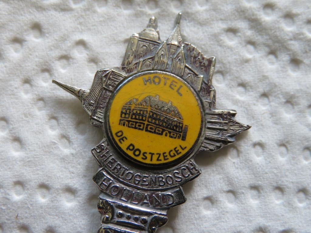 Lepeltje Hotel de Postzegel 's-Hertogenbosch (emaille), Verzenden, Zo goed als nieuw, Overige materialen, Bestek