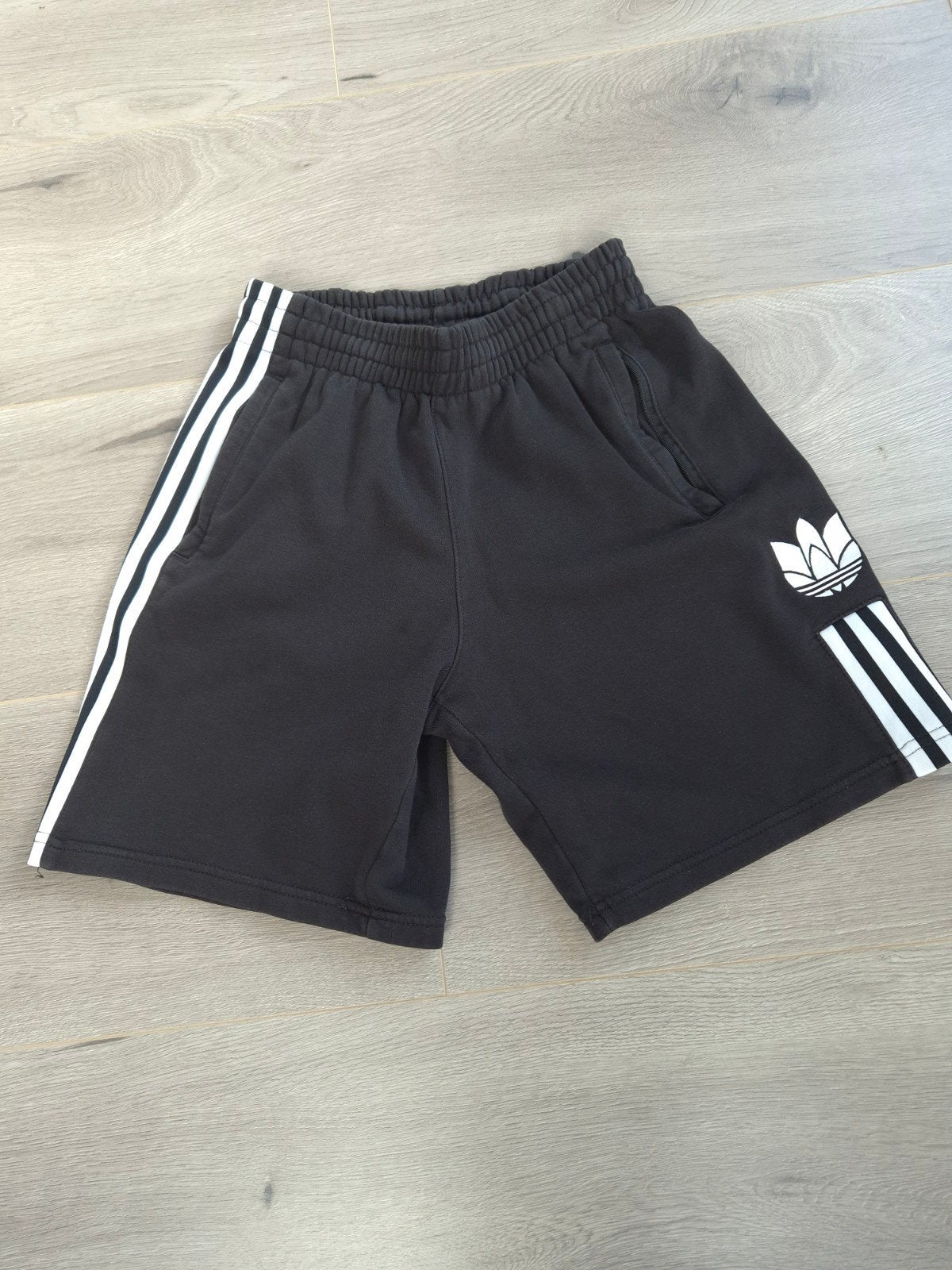 Zwarte Adidas Originals sweatshorts met Trefoil-logo – S, Kleding | Heren, Sportkleding, Zo goed als nieuw, Algemeen, Maat 46 (S) of kleiner