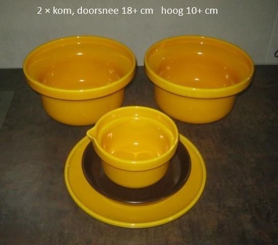 Driehoek Huizen potterie opdien schalen sauskom soepkom geel, Ophalen of Verzenden, Aardewerk, Overige stijlen, Bord(en)