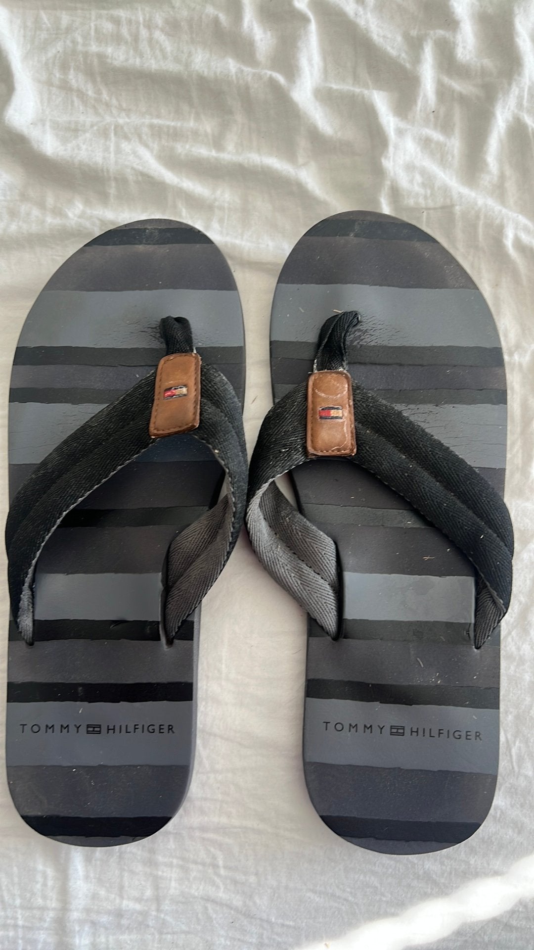 Laatste kans! Tommy Hilfiger slippers maat 44, Ophalen of Verzenden, Zo goed als nieuw
