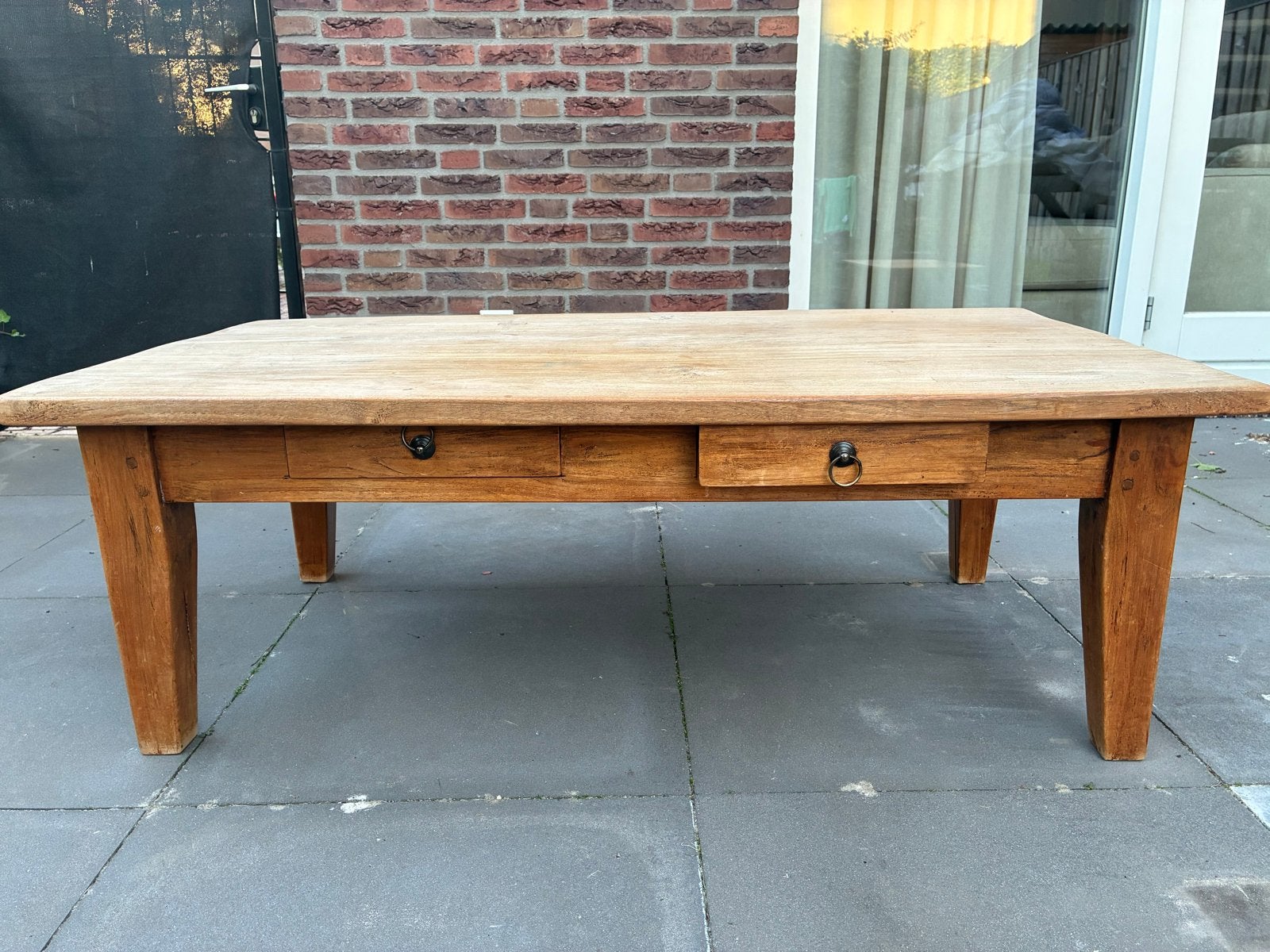 Gratis: Mooie blank houten salontafel met twee lades, Ophalen, Gebruikt, 100 tot 150 cm, 50 tot 100 cm