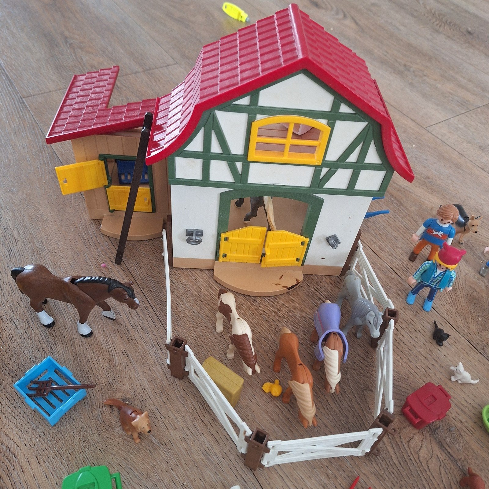 Playmobil boerderij met veel accessoires en bijstal, Ophalen of Verzenden, Gebruikt, Jongen of Meisje