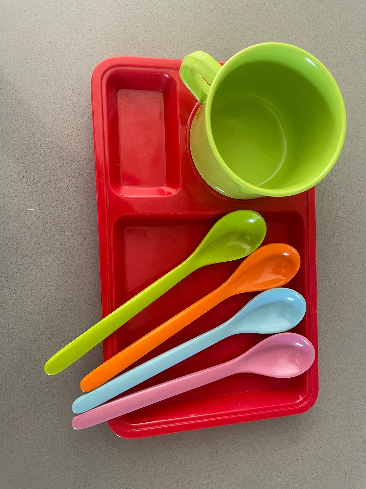 Mixmamas kinder servies set met lepel en beker, Kunststof, Gebruikt, Overige merken, Ophalen of Verzenden