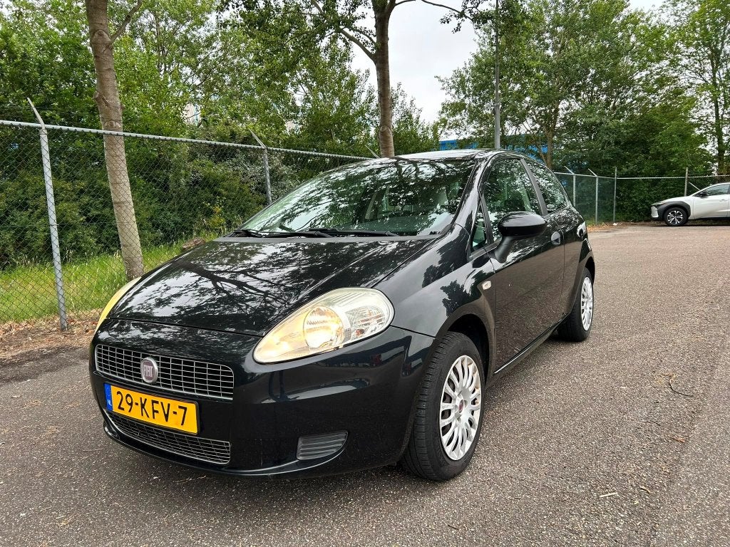 Fiat Punto 1.2 3DR 2009 Zwart, Auto's, Fiat, 40 €/maand, 1242 cc, 4 cilinders, Zwart