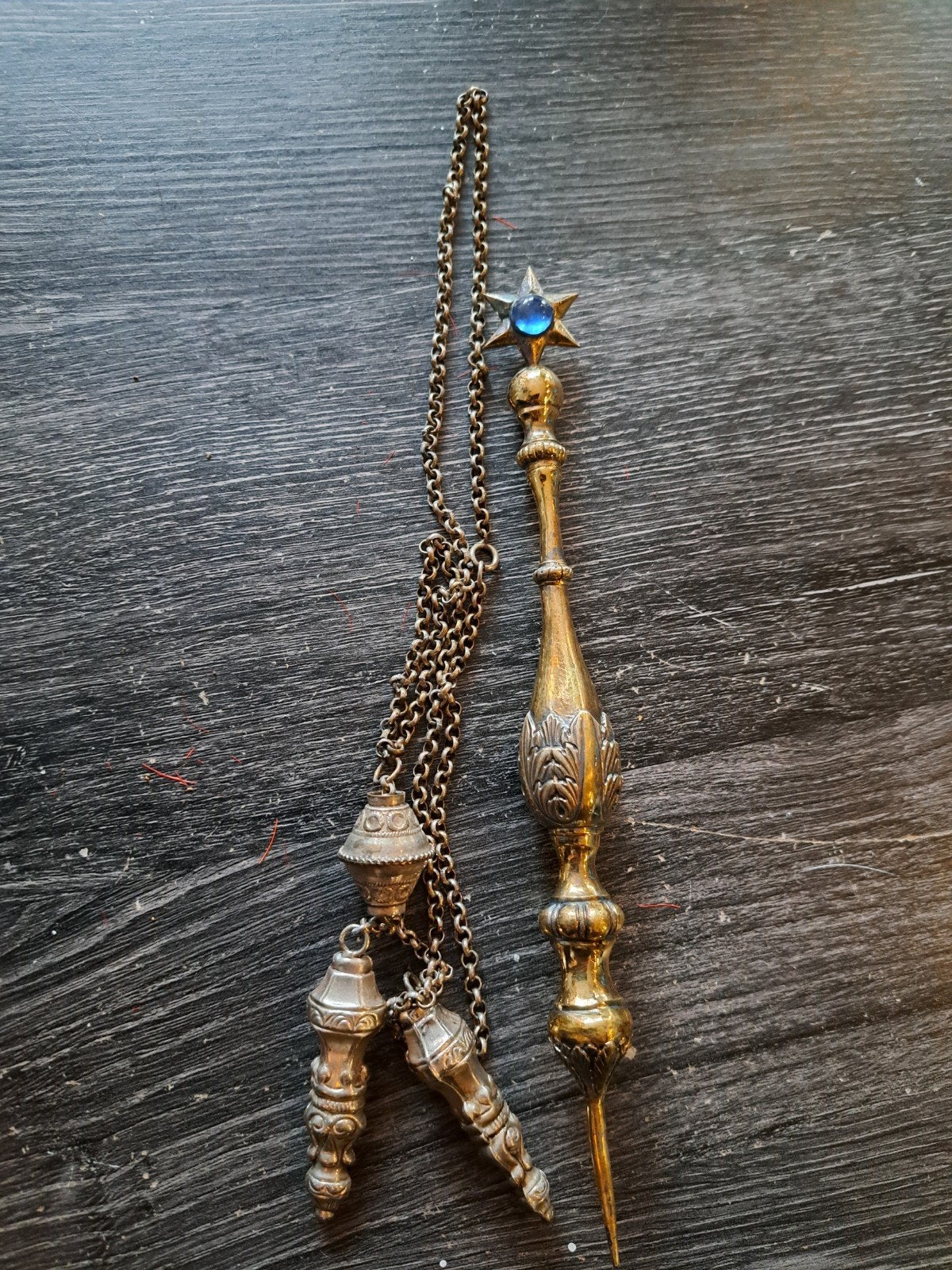 Antieke koperen ketting met hanger en prikker, Antiek en Kunst, Ophalen of Verzenden