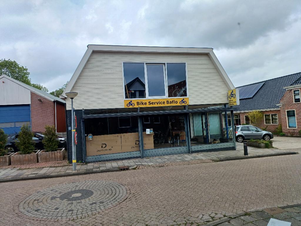 Winkel met woonmogelijkheden, 200 tot 500 m², 2 kamers, Verkoop zonder makelaar, Groningen