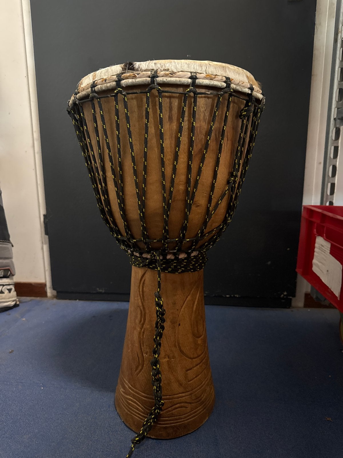 Djembe met beschadigd vel, Muziek en Instrumenten, Percussie, Ophalen, Gebruikt, Trommel