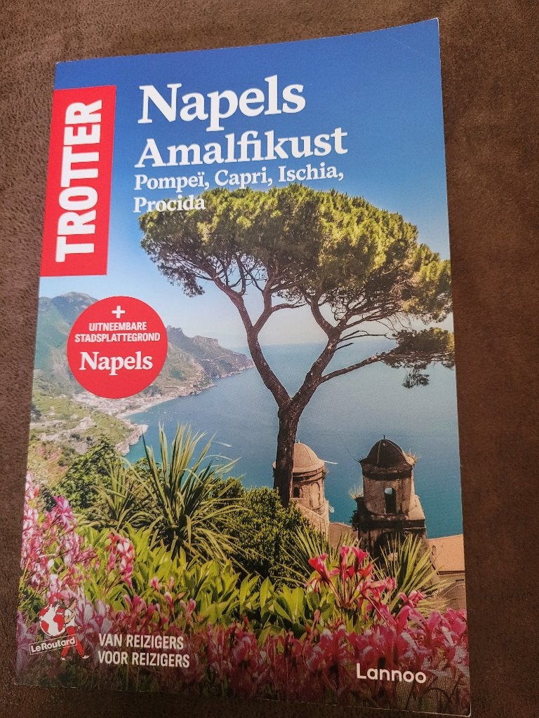Napels en Amalfikust, Trotter, Europa, Ophalen of Verzenden, Zo goed als nieuw