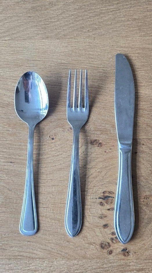 2 sets kinderbestek - lepel, vork en mes, Ophalen