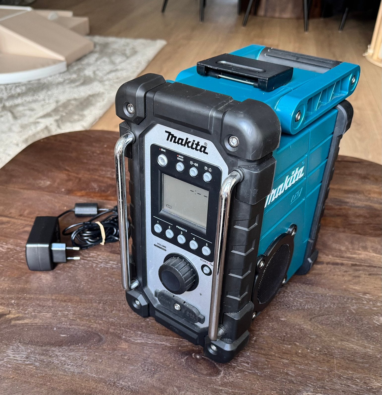 Makita DMR116 - Bouw Radio - Nieuw zonder doos, Ophalen, Zo goed als nieuw, Bouwradio