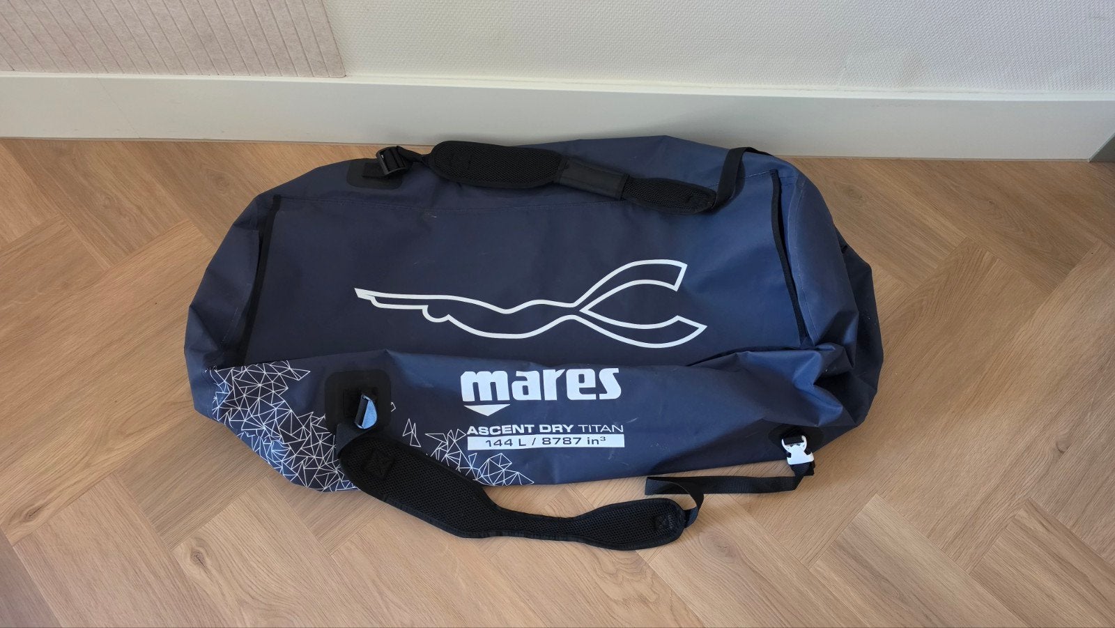 Mares Ascent Dry Titan Duiktas - 144L, Watersport en Boten, Duiken, Ophalen