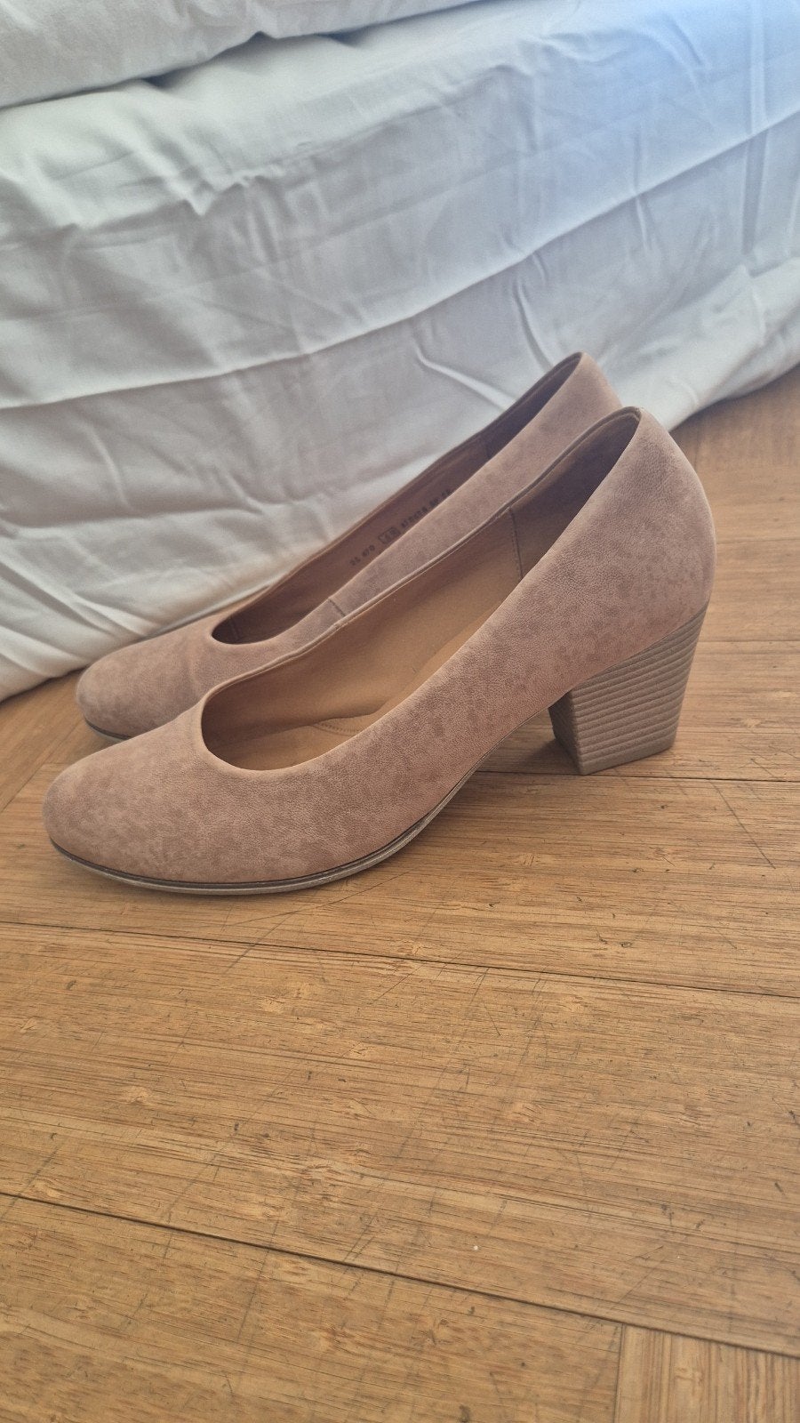 Gabor suède pumps - Maat 39.5, Pumps, Beige, Gabor, Ophalen of Verzenden