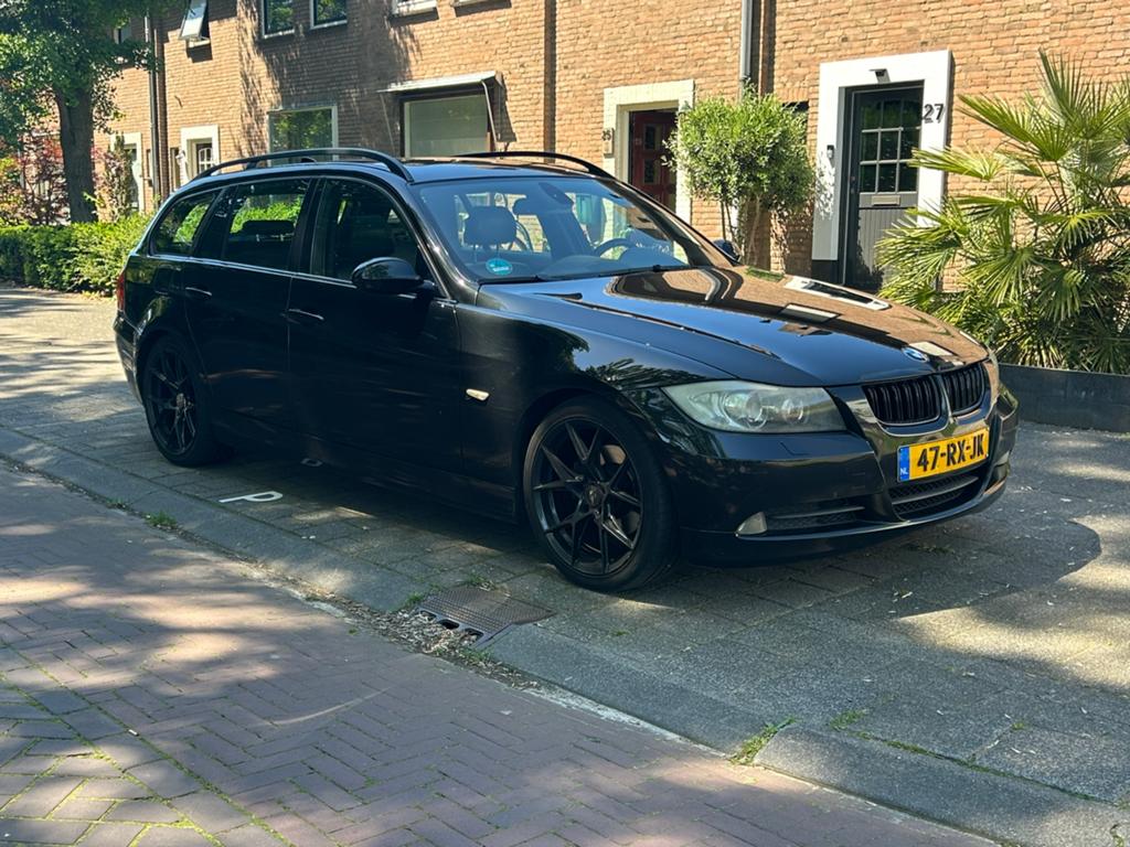 BMW E91 325i Touring 2005 Handgeschakeld Zwart, Achterwielaandrijving, Zwart, 2497 cc, 1445 kg