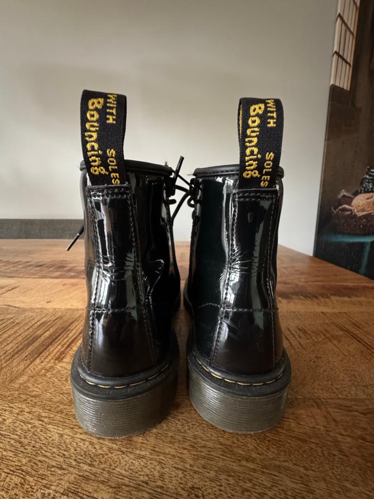 Dr. Martens laarzen maat 34 - Zwart lak, Ophalen of Verzenden, Zo goed als nieuw, Meisje, Laarzen
