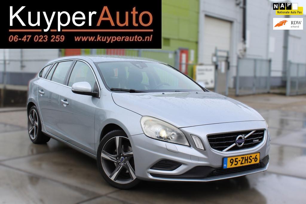 Volvo V60 1.6 T4 R-Design nette Automaat/dealer onderhouden, Gebruikt, 4 cilinders, Leder en Stof, 1600 kg