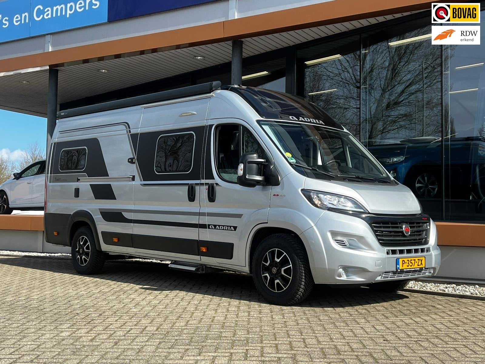 Adria TWIN 640 SLB SUPREME /Automaat/Lengte bedden, Automaat, Buscamper of Camperbus, Tot en met 2, 6 tot 7 meter