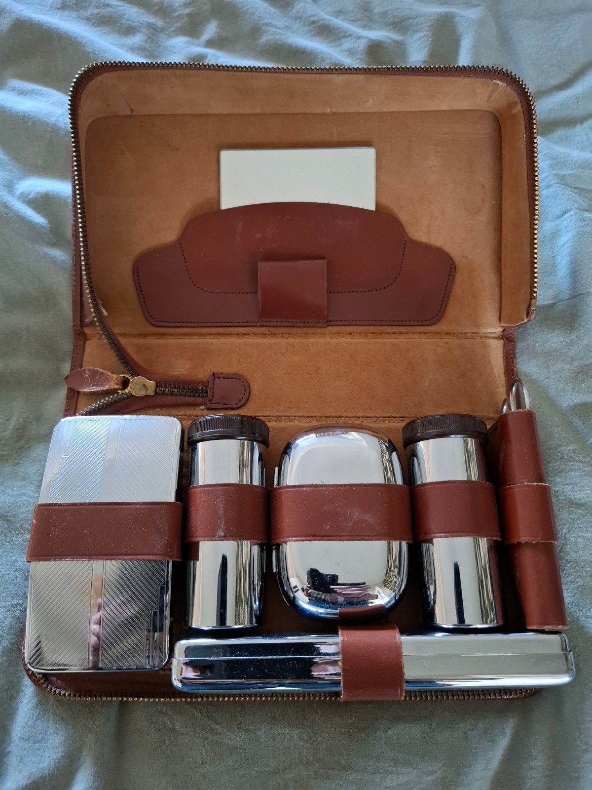 Oude Vintage Toilettas met accessoires., Ophalen of Verzenden, Gebruikt, Gehele gezicht, Verzorging