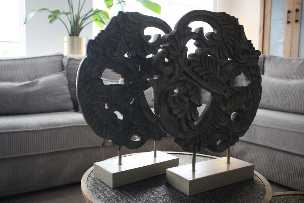 Stevige ornamenten met houten voet, Ophalen